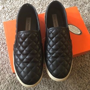 Steve Madden Ecentrcq quilted slip on sneaker